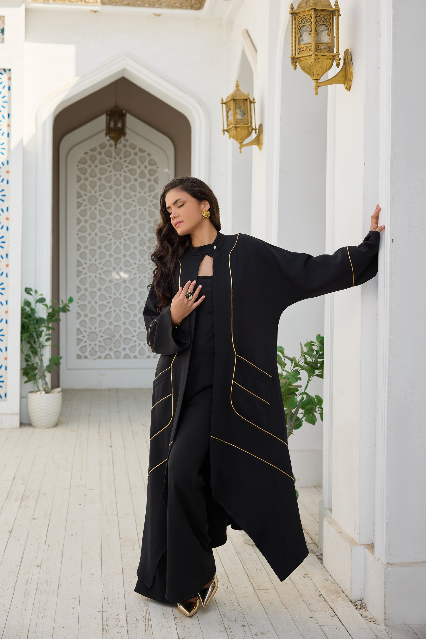Asymmetric golden lines cardigan