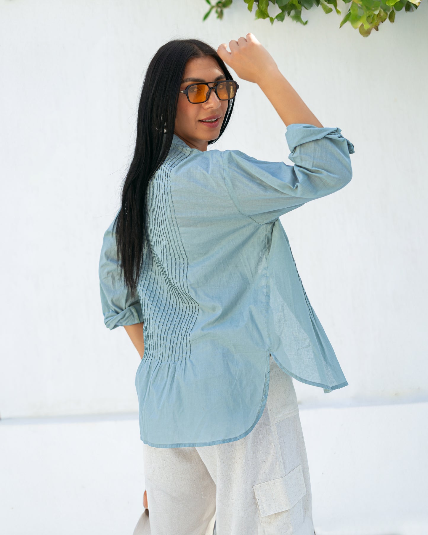 Half collar light shirt
