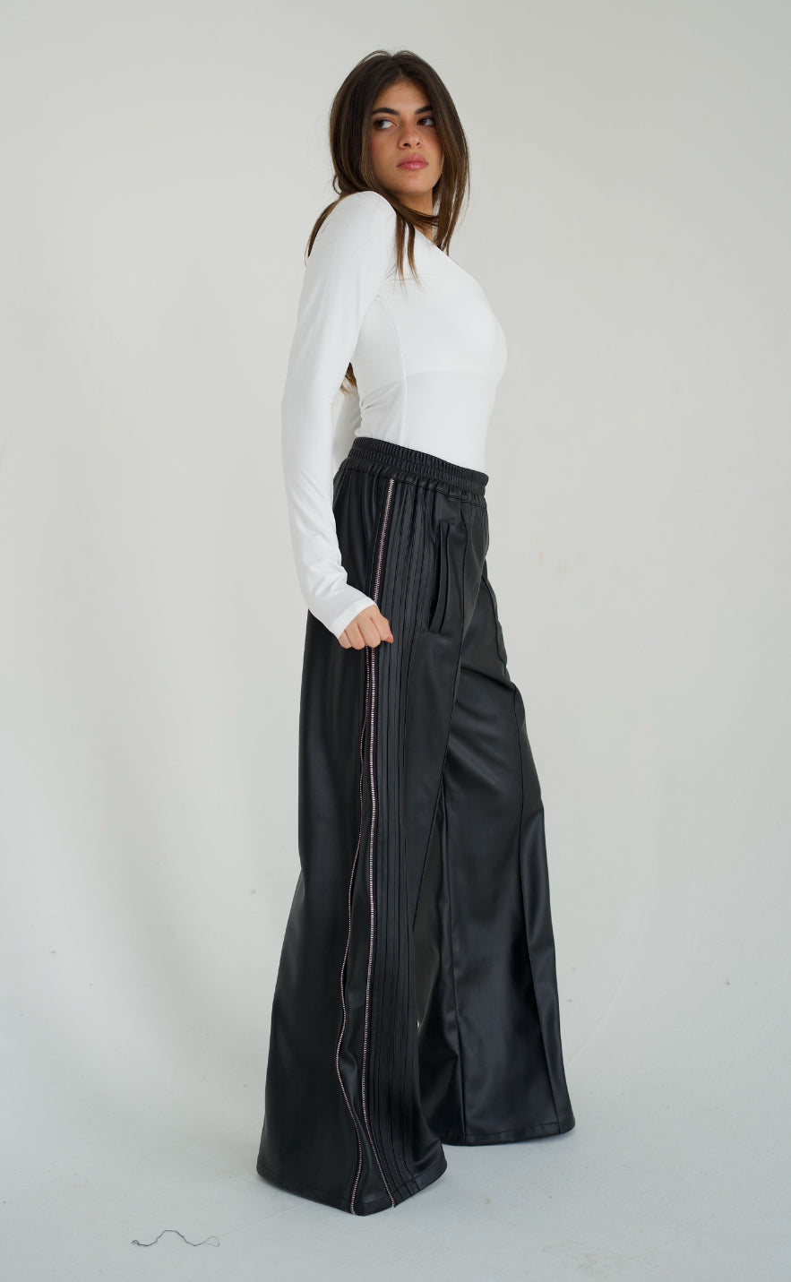 Zipper leather pants