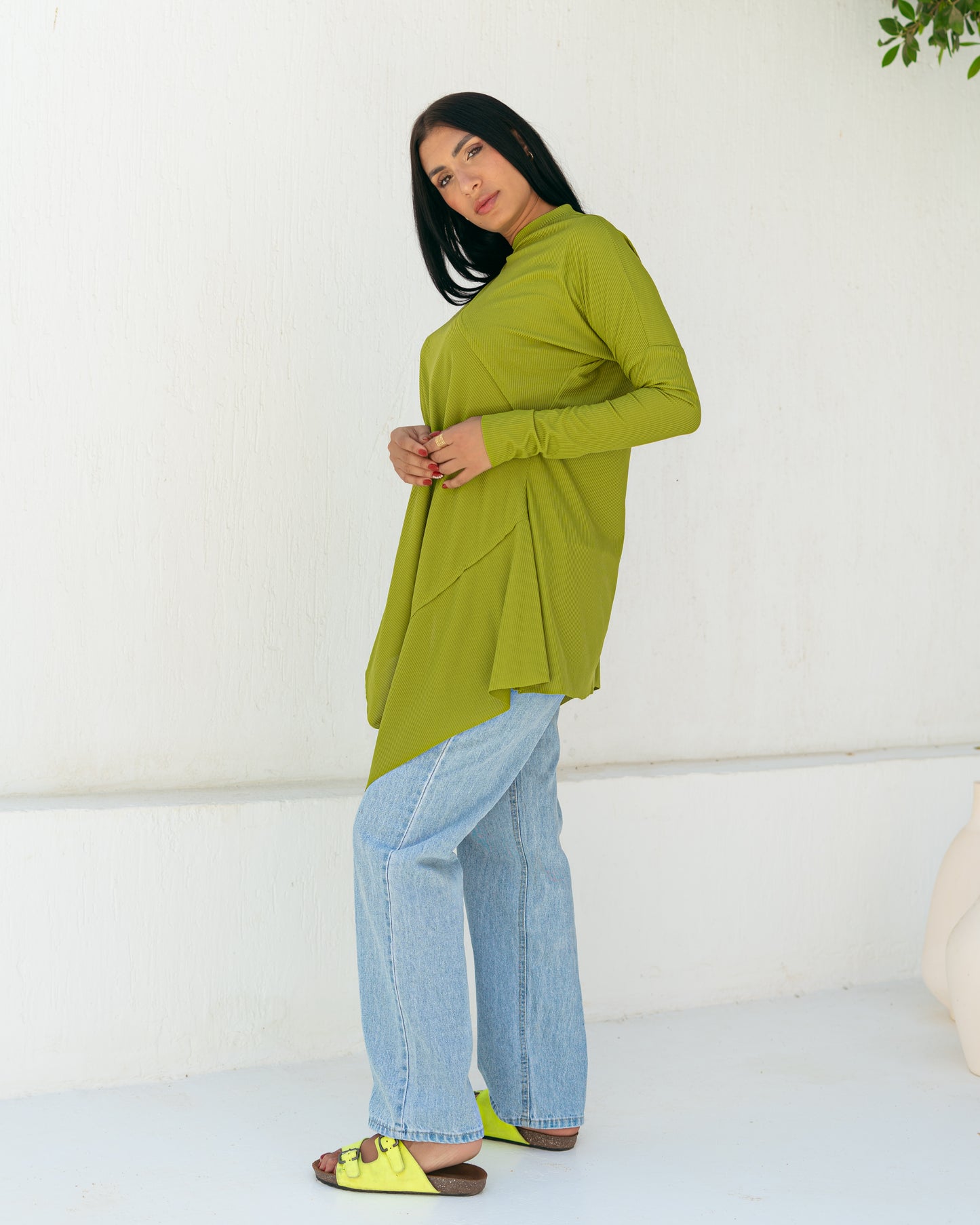 Asymmetric summer top