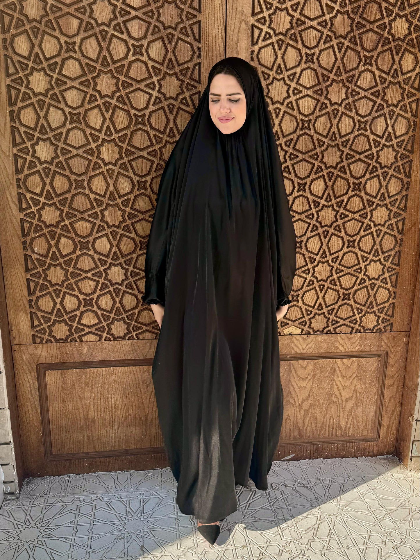 Black satin Isdal