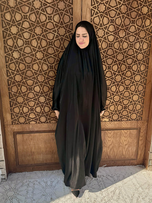 Black satin Isdal