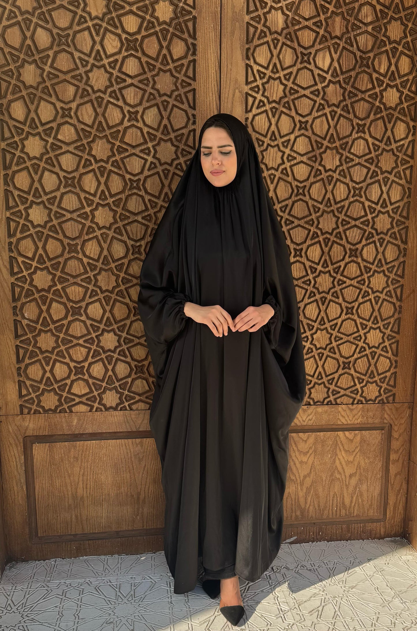 Black satin Isdal