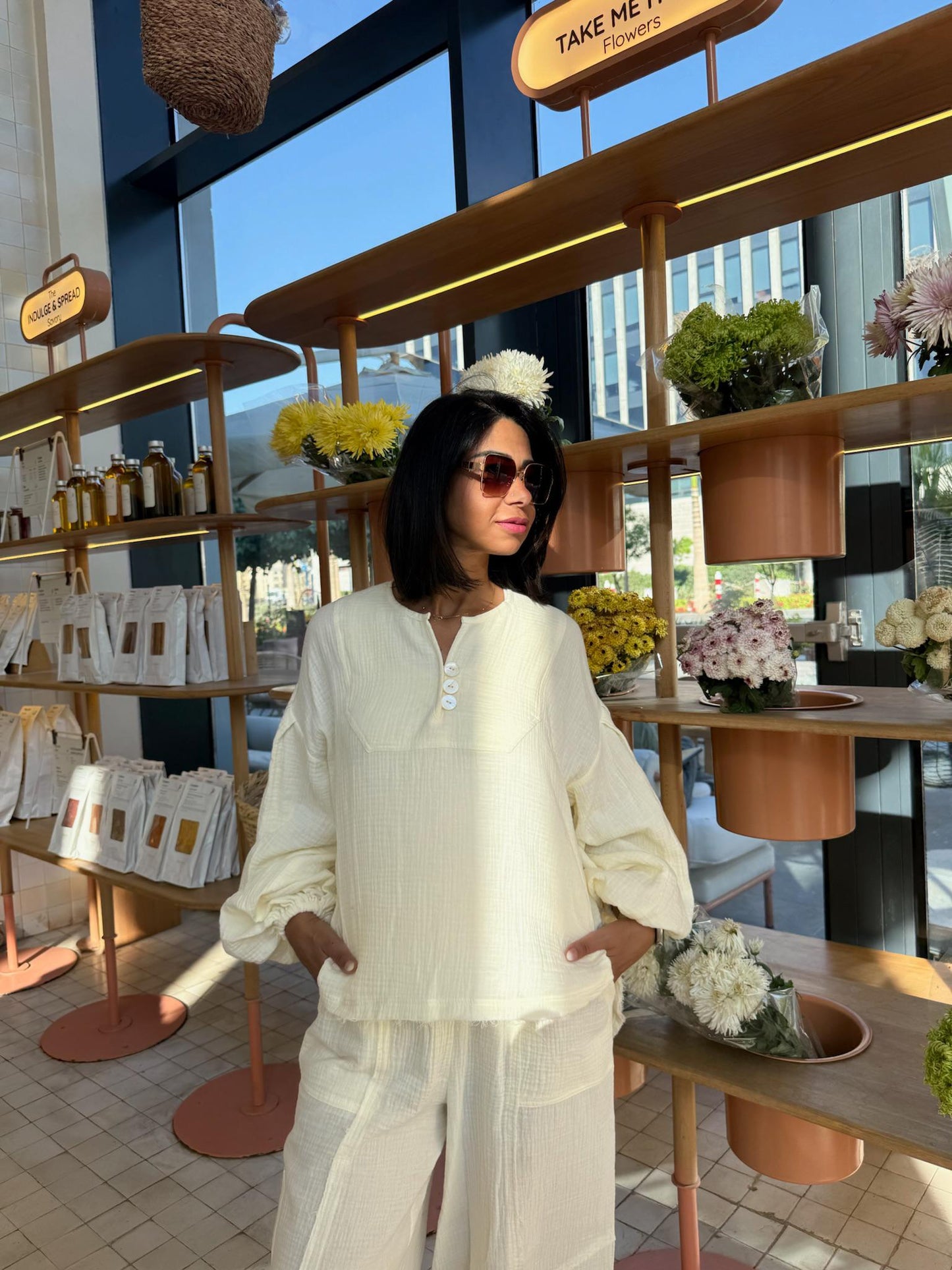 Crinkle set in off white