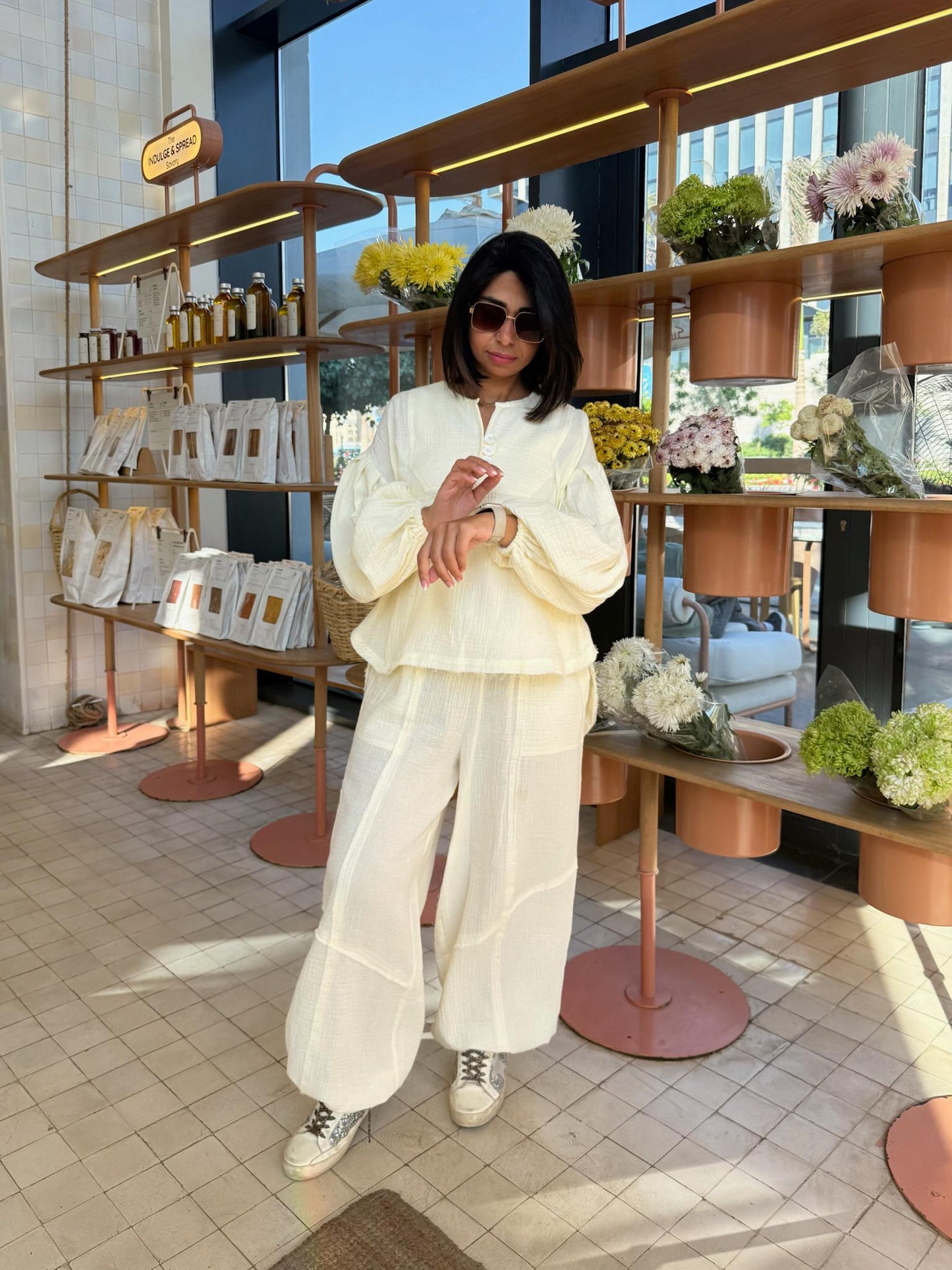 Crinkle set in off white
