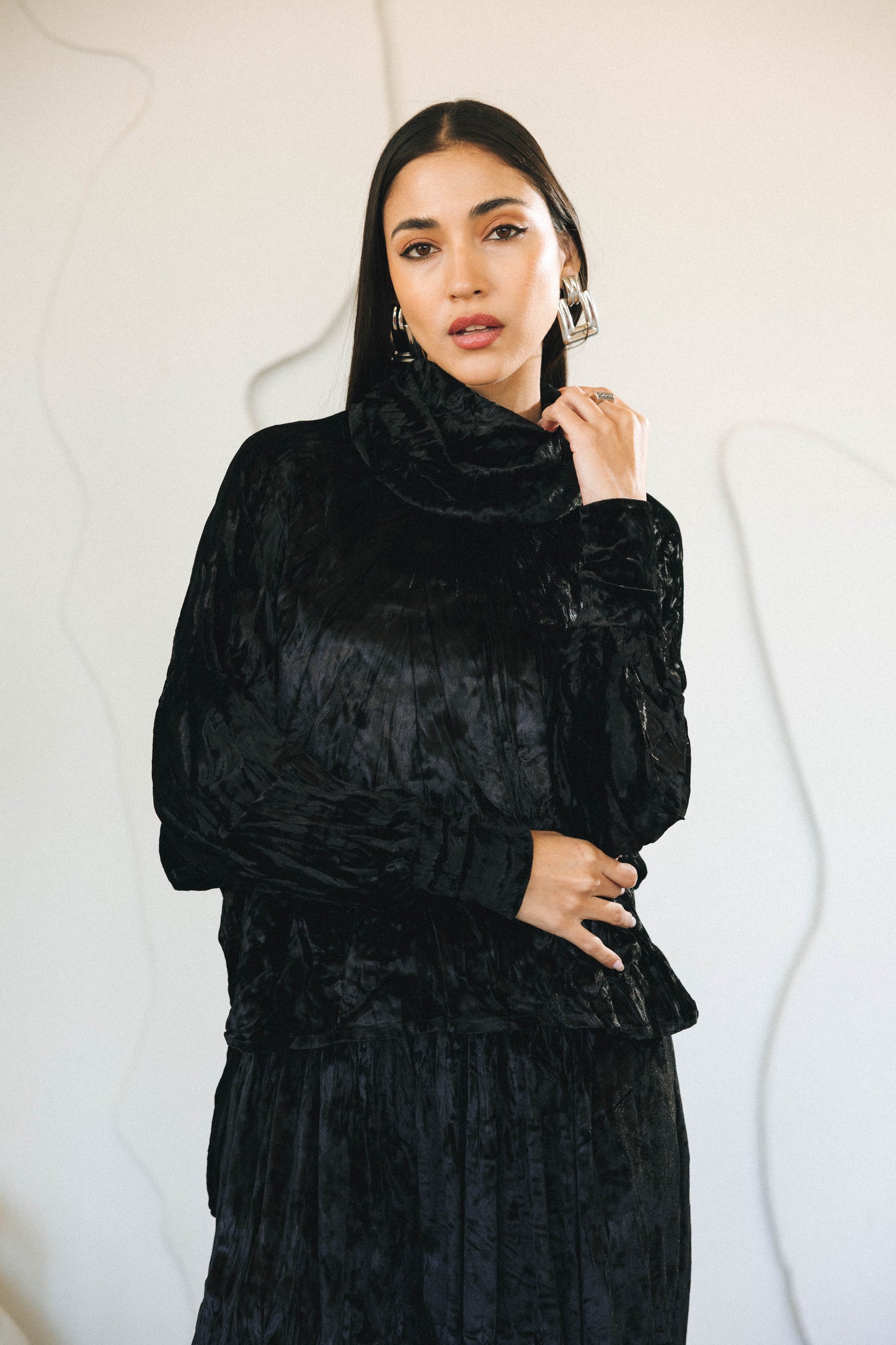 CRINKLED VELVET SET - BLACK