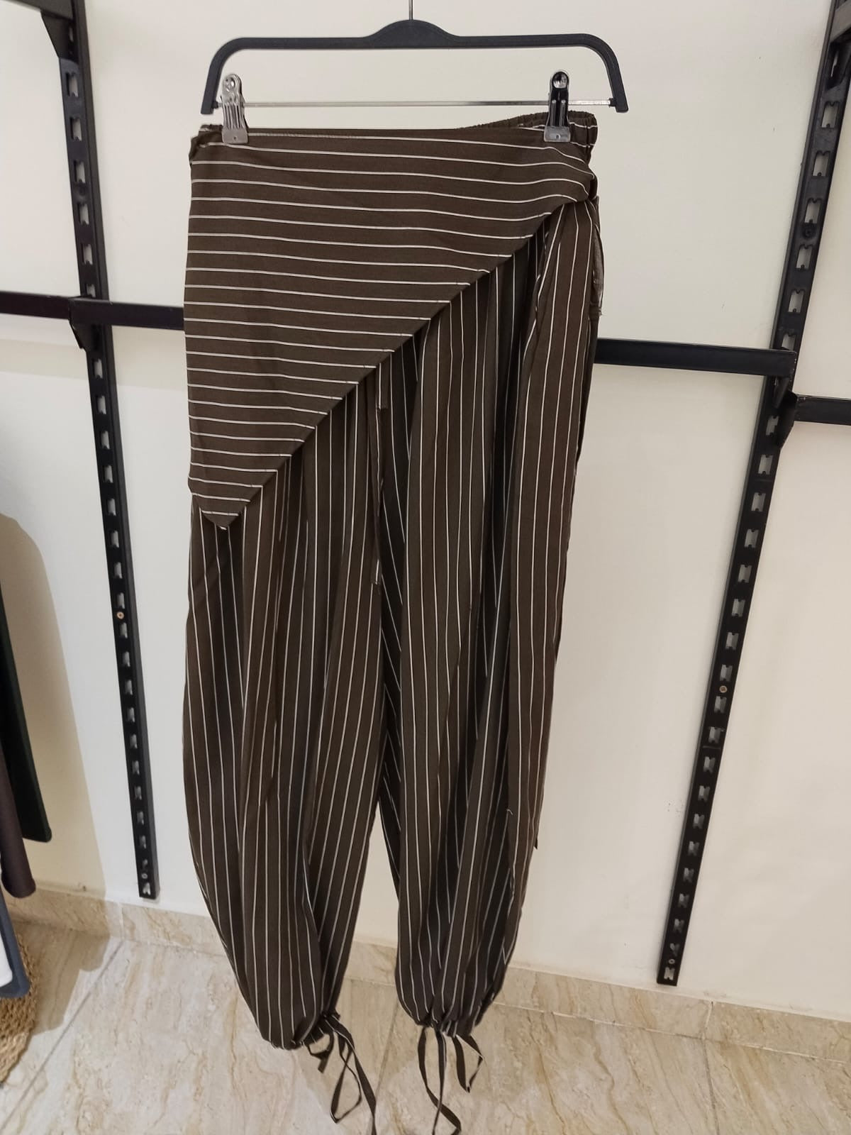 Stripped ease pants