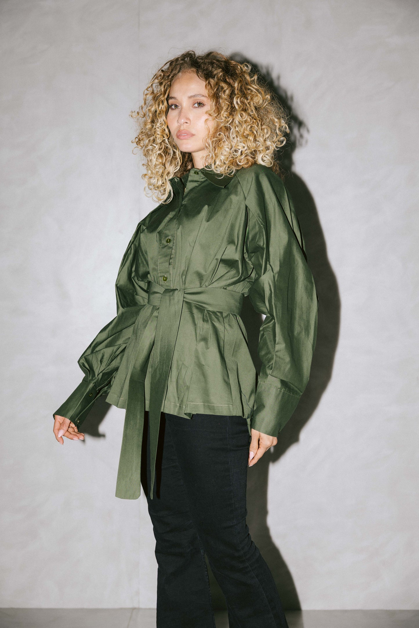 Waistline poplin shirt