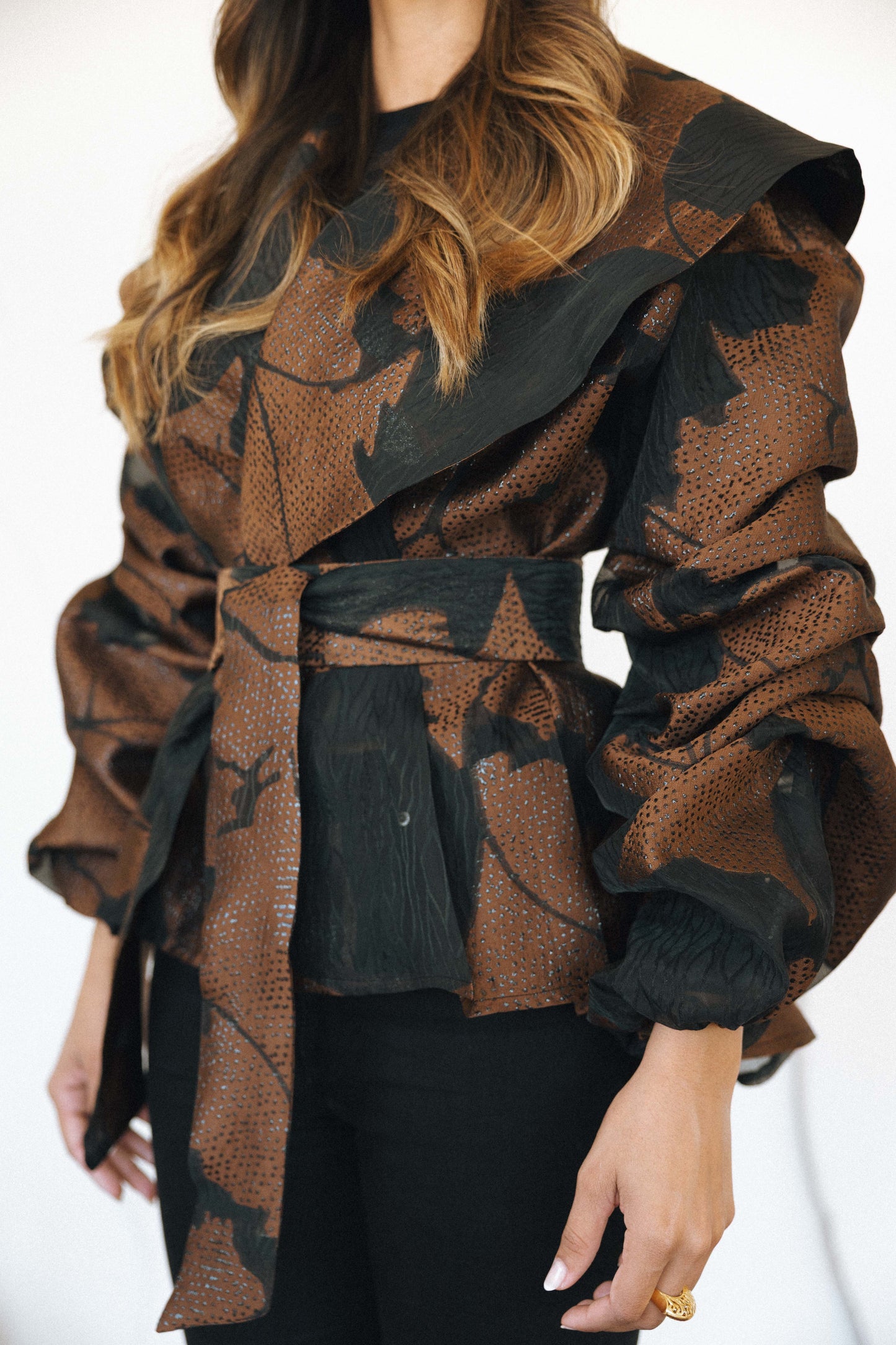 PETAL ORGANZA BLOUSE - BROWN