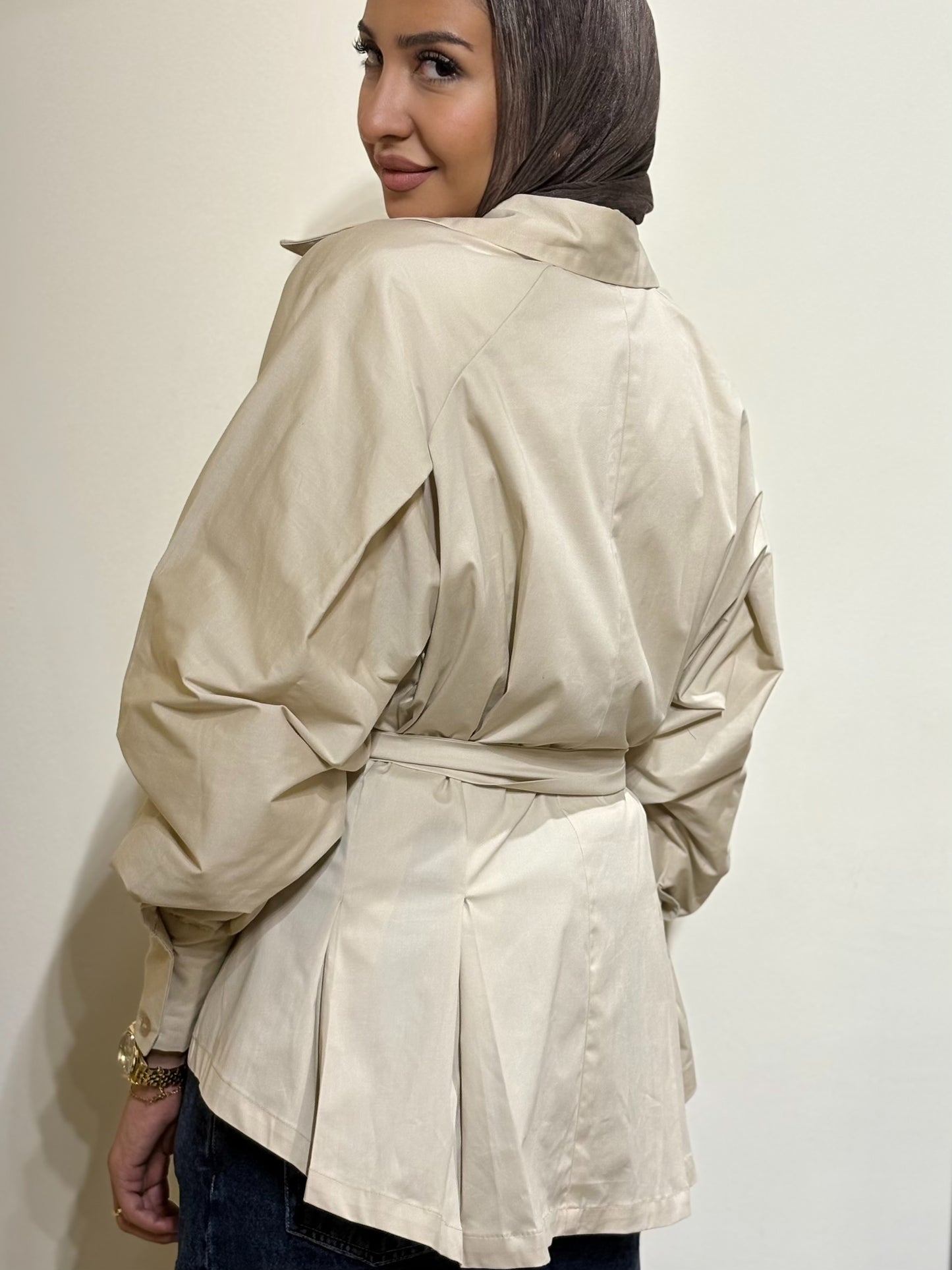 Waistline poplin shirt