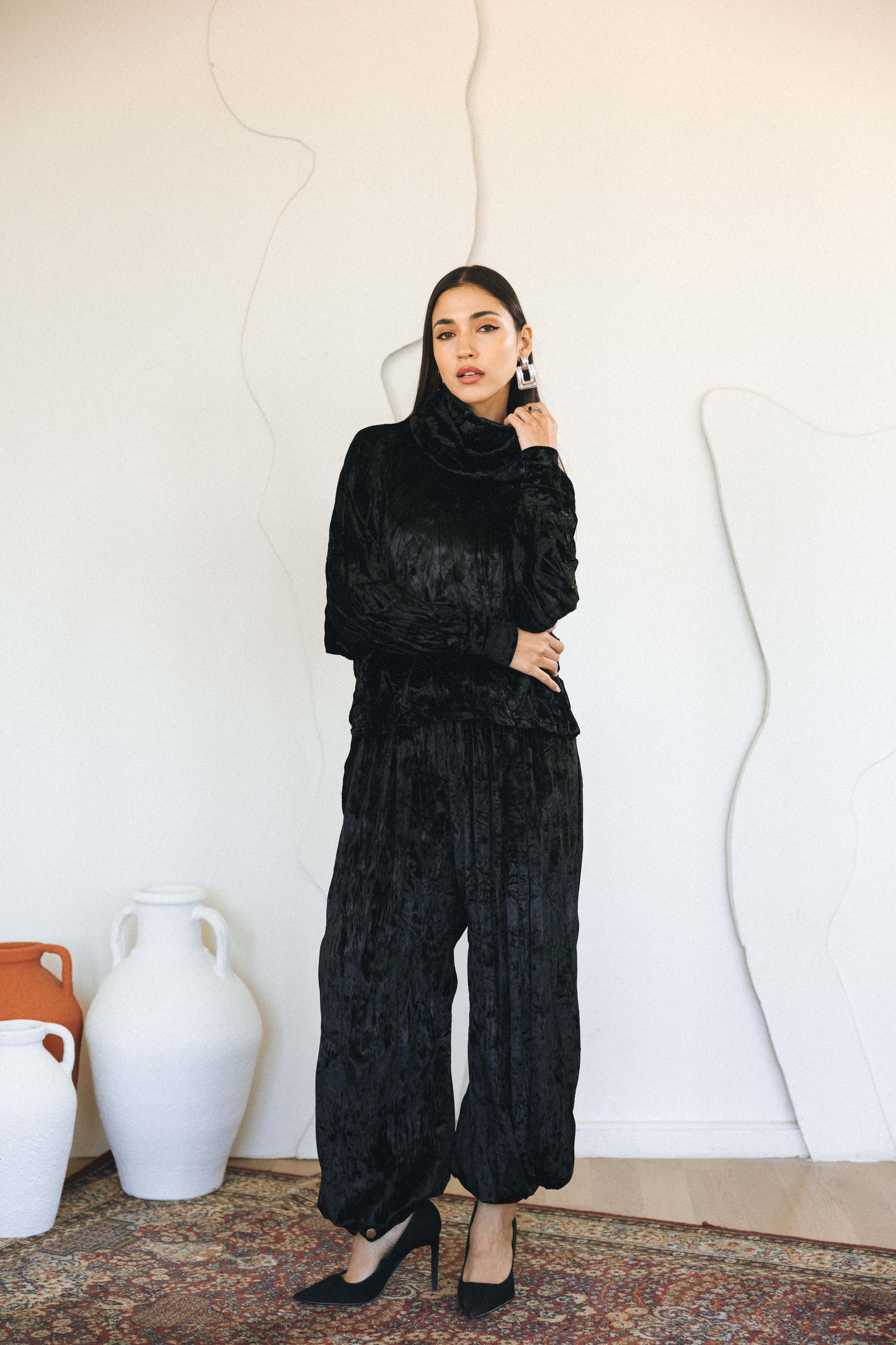 CRINKLED VELVET SET - BLACK