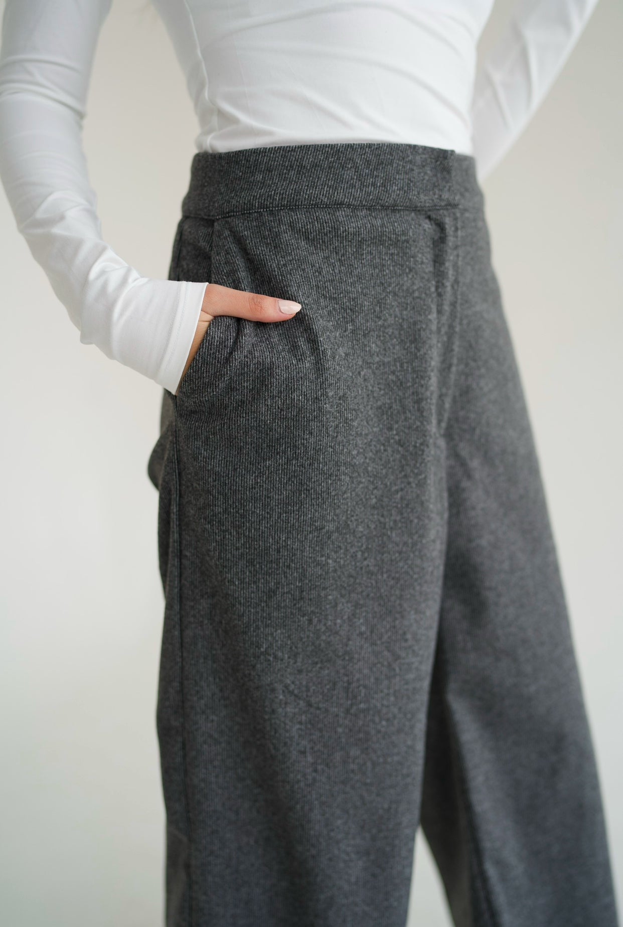 Wool straight pants