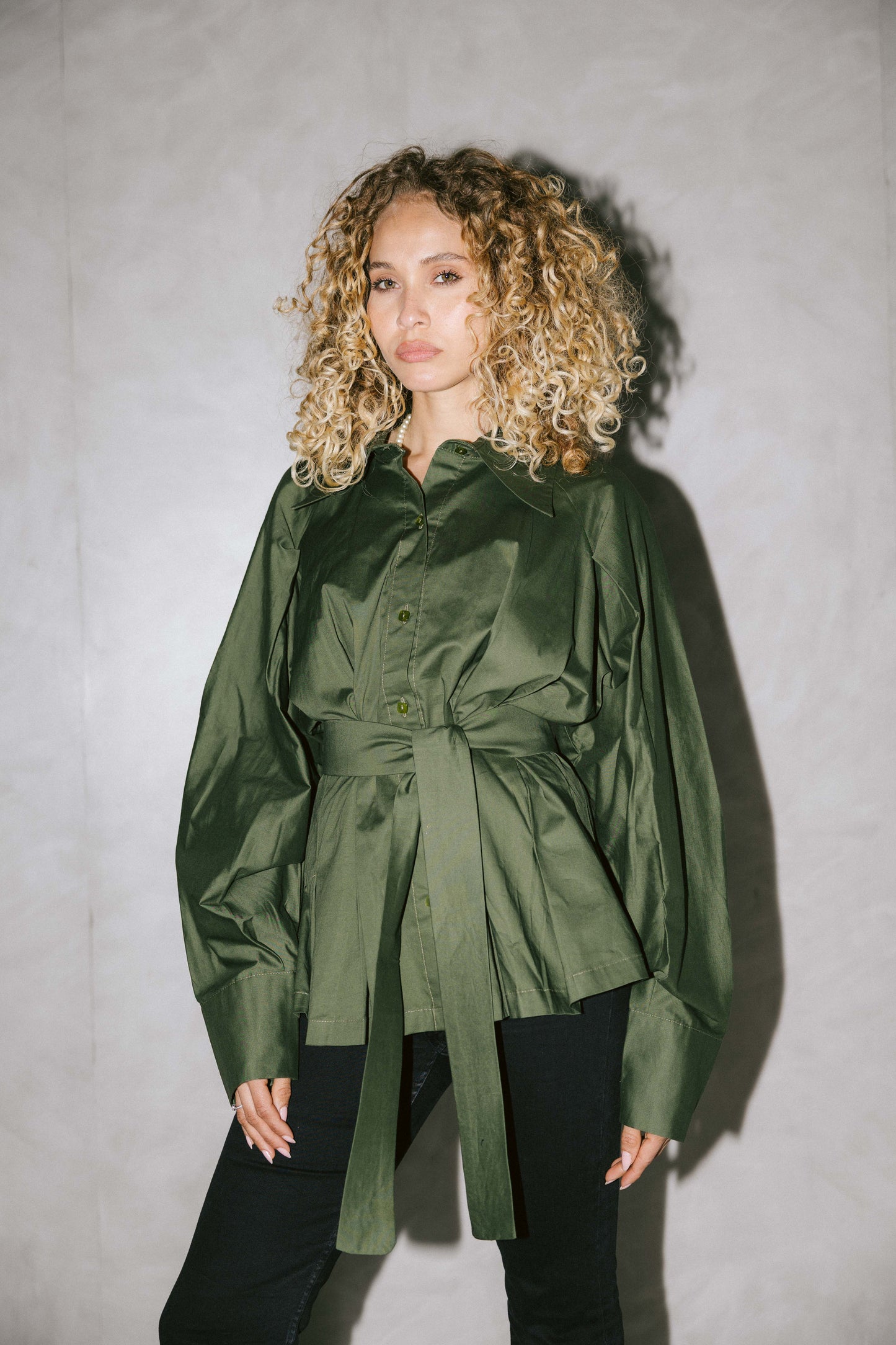 Waistline poplin shirt
