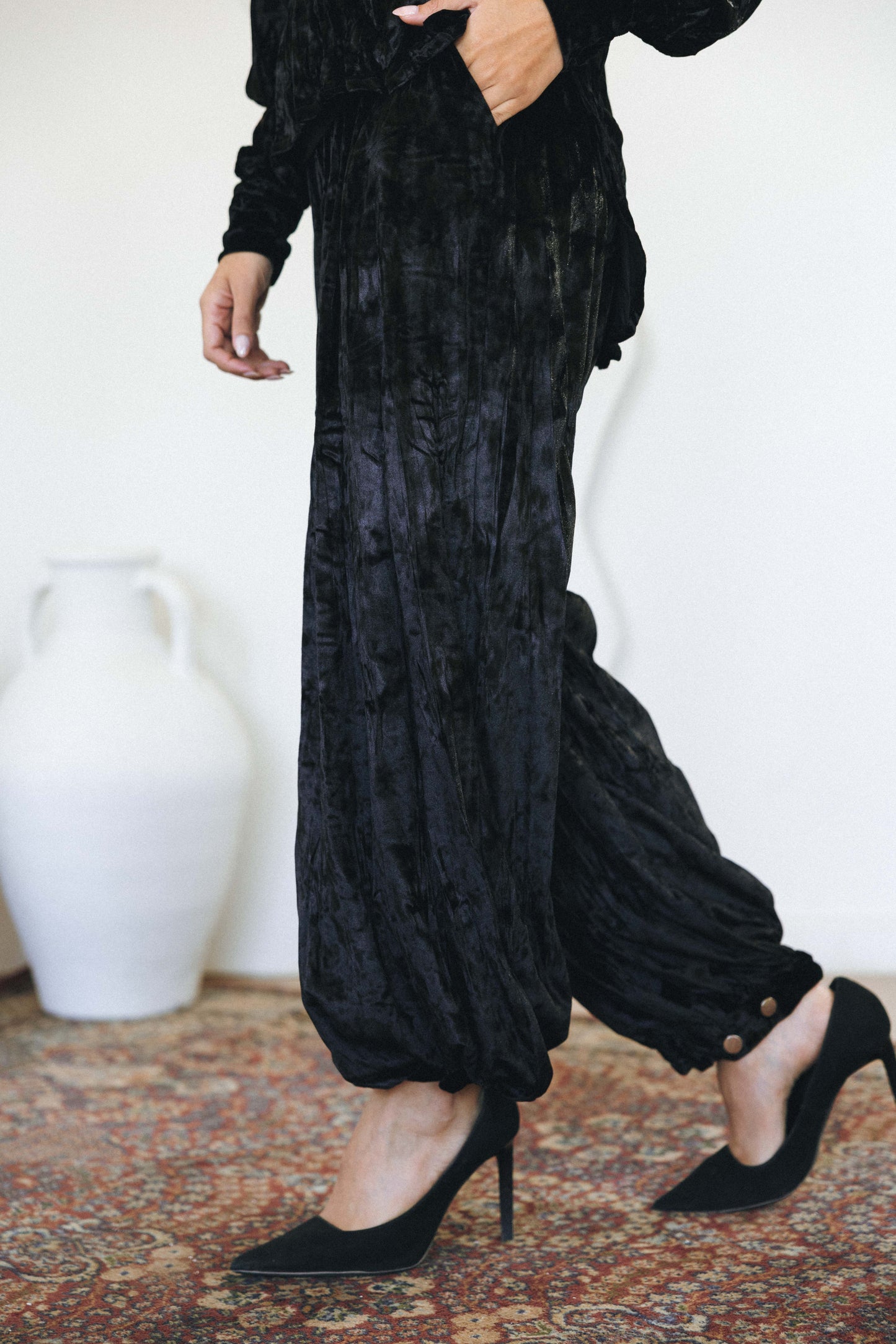 CRINKLED VELVET SET - BLACK