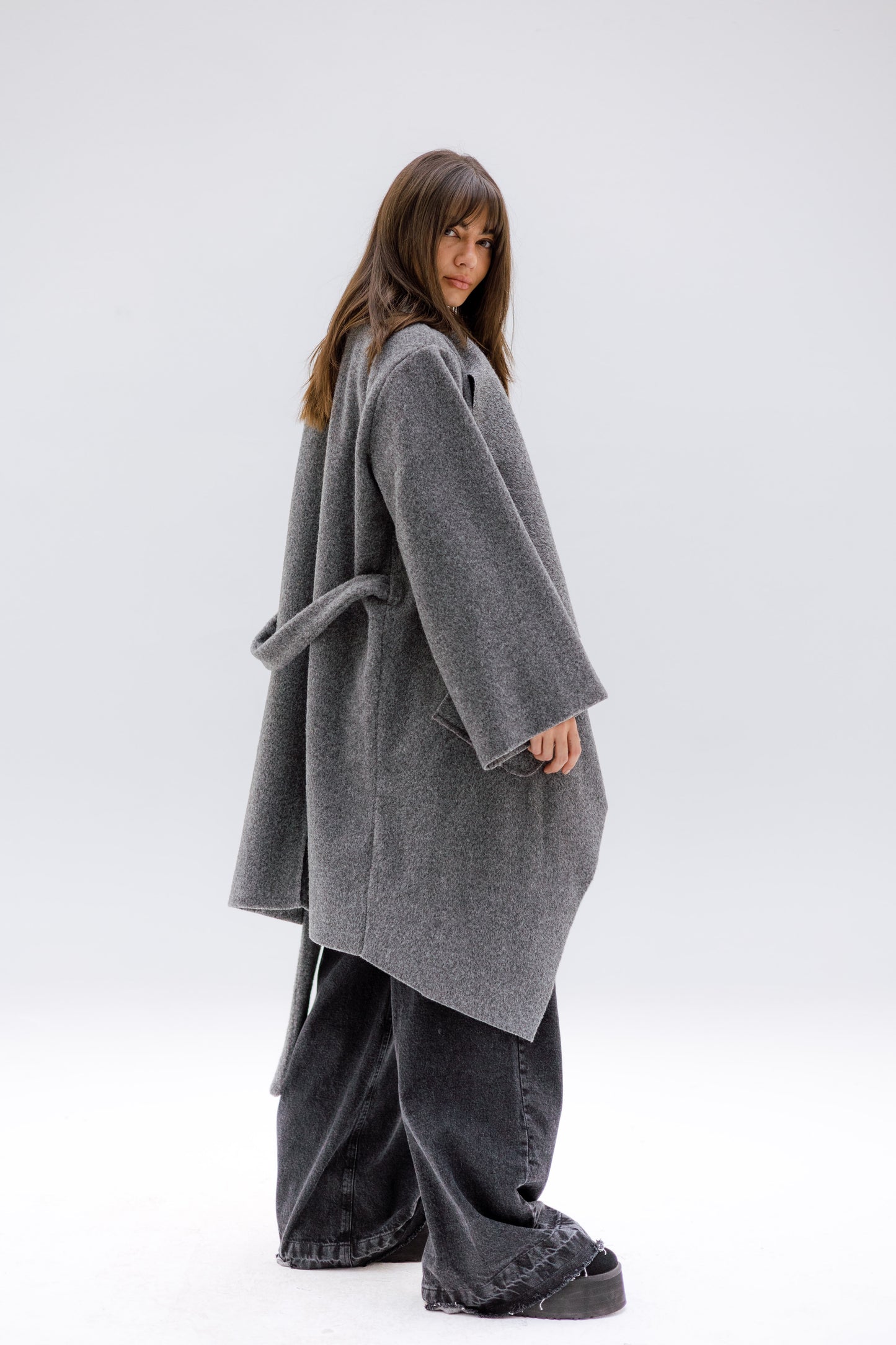 THE VELA WRAP COAT - GREY