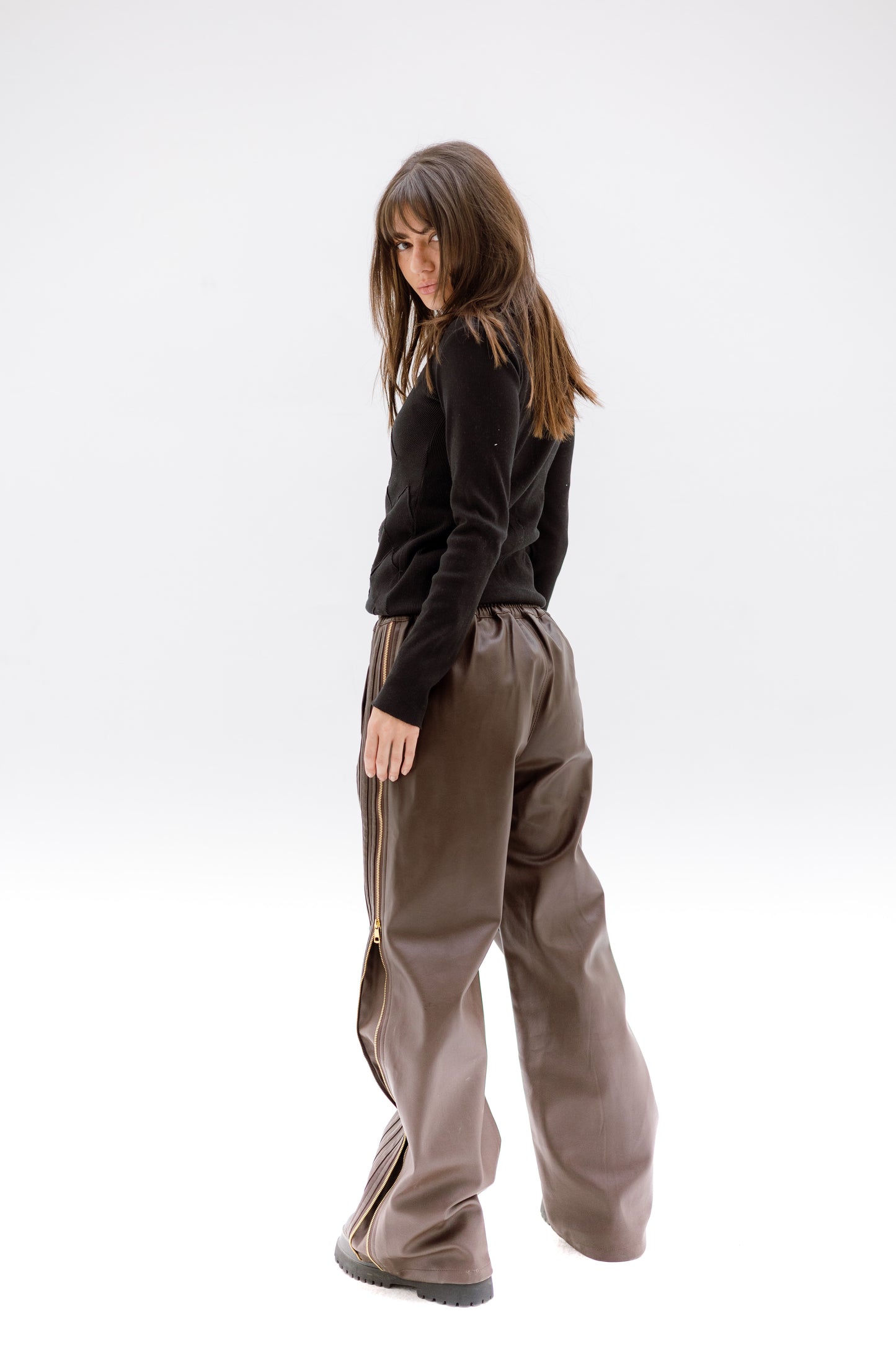 Zipper leather pants