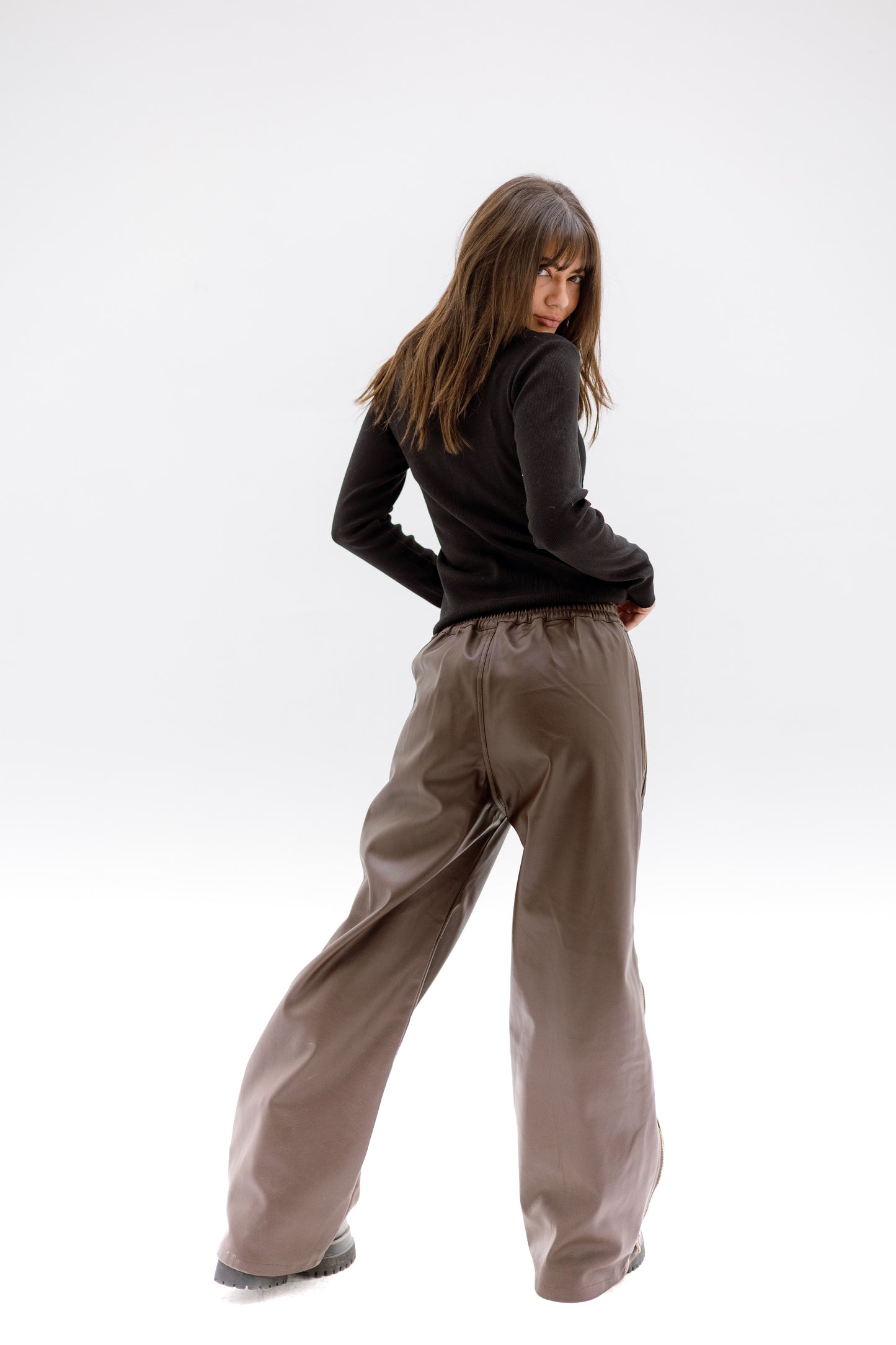 Zipper leather pants