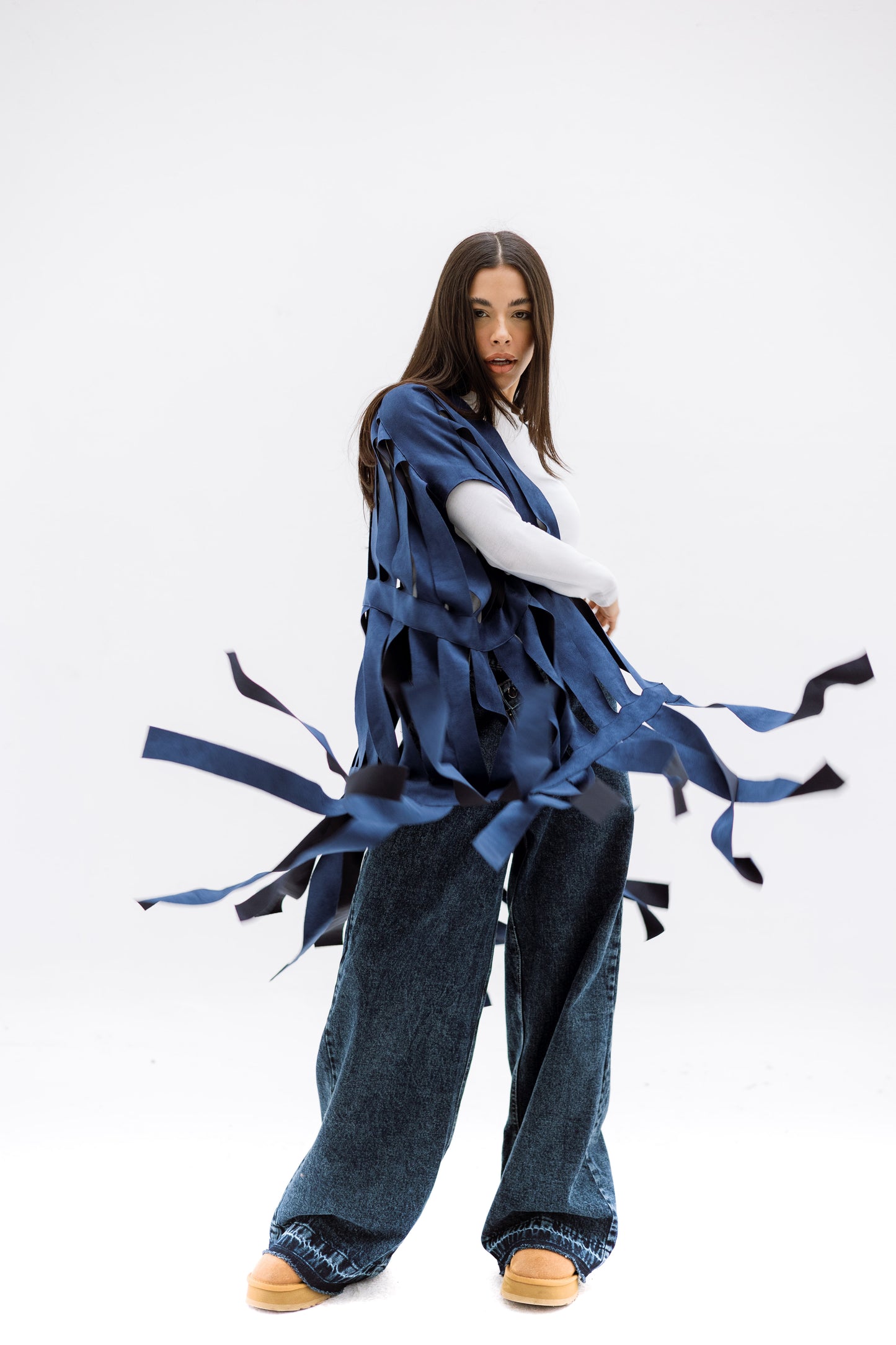 Cut out fringes cardigan