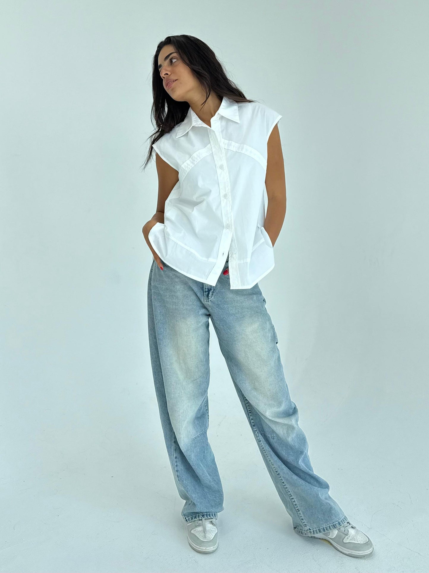 White Sleeveless solid Shirt