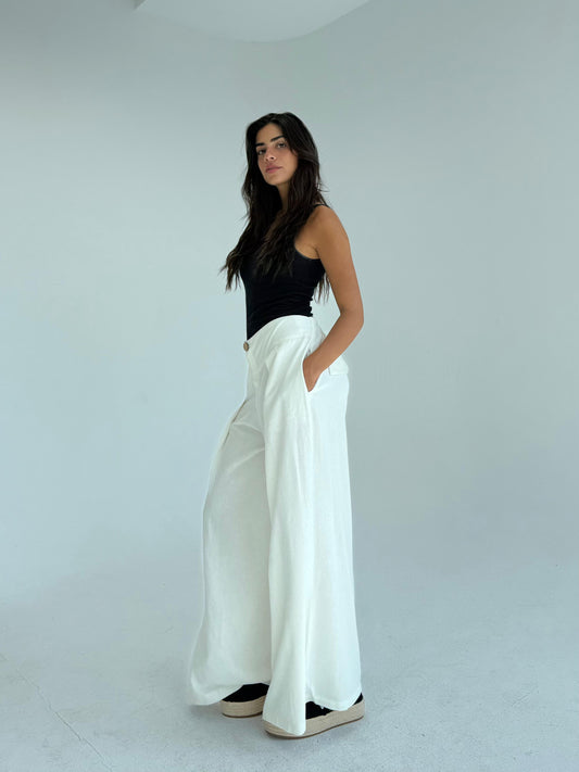 Linen pants in white