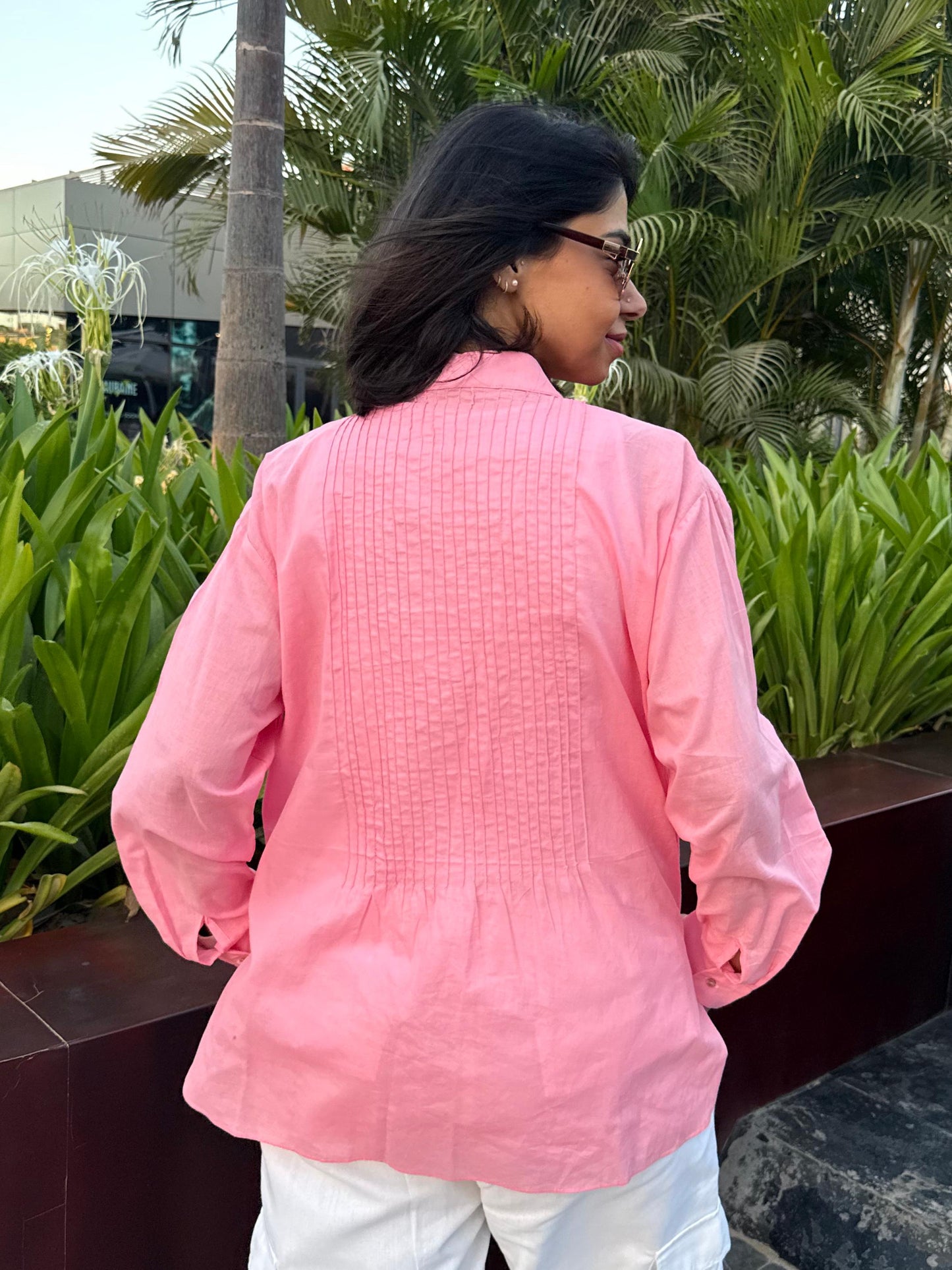 Half collar light shirt