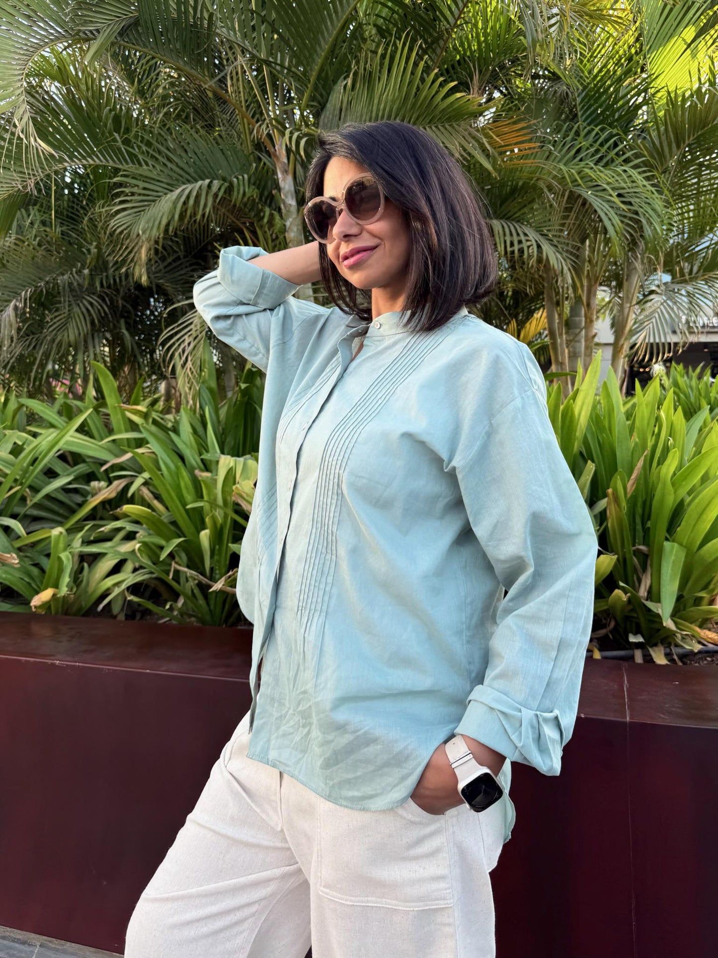 Half collar light shirt