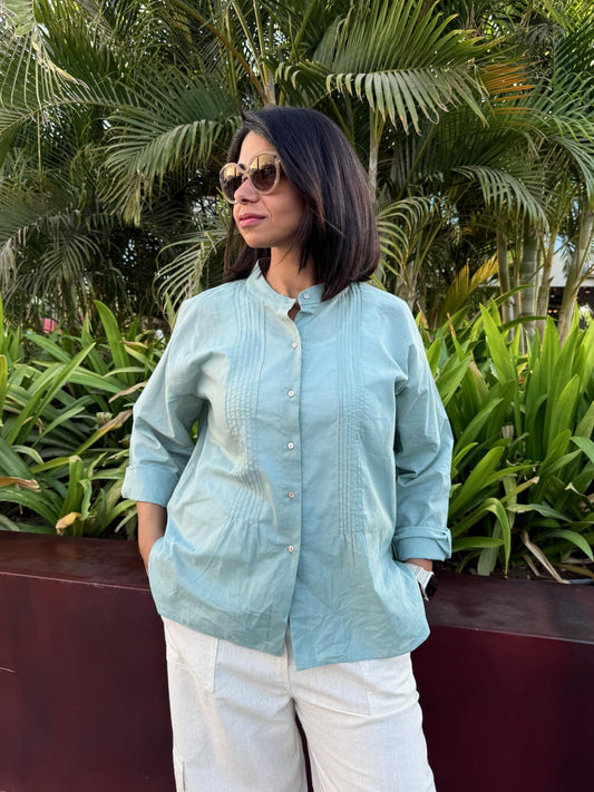 Half collar light shirt